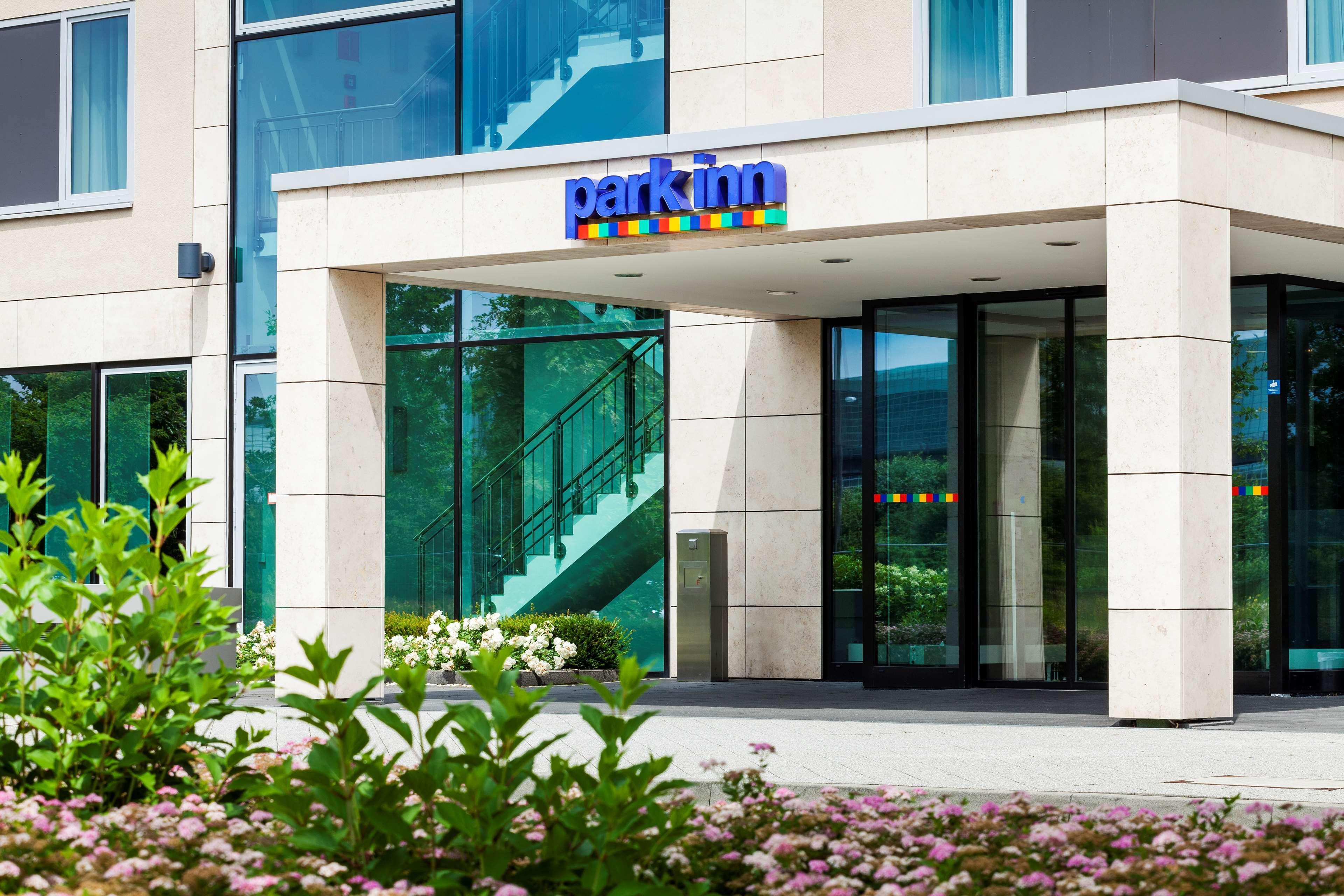 Park Inn By Radisson Frankfurt Airport Frankfurt am Main ภายนอก รูปภาพ