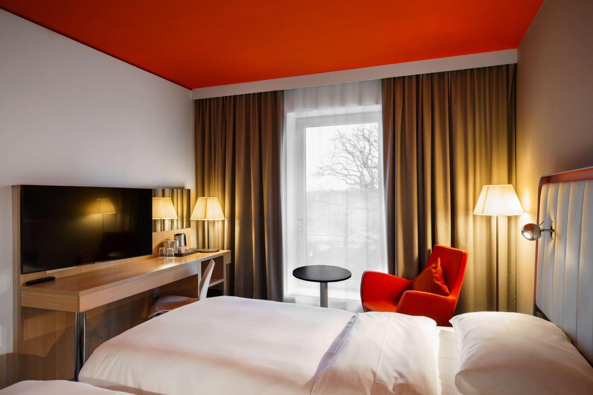Park Inn By Radisson Frankfurt Airport Frankfurt am Main ภายนอก รูปภาพ