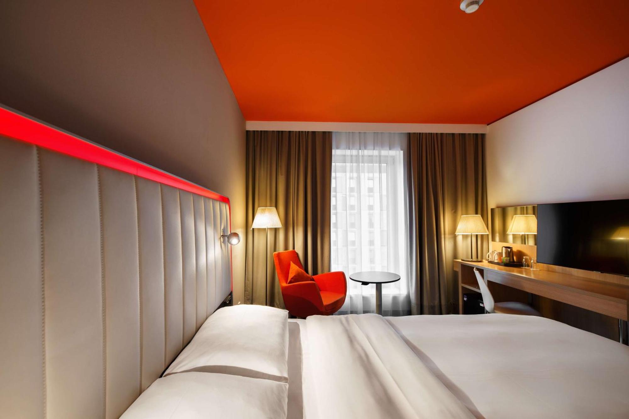 Park Inn By Radisson Frankfurt Airport Frankfurt am Main ภายนอก รูปภาพ