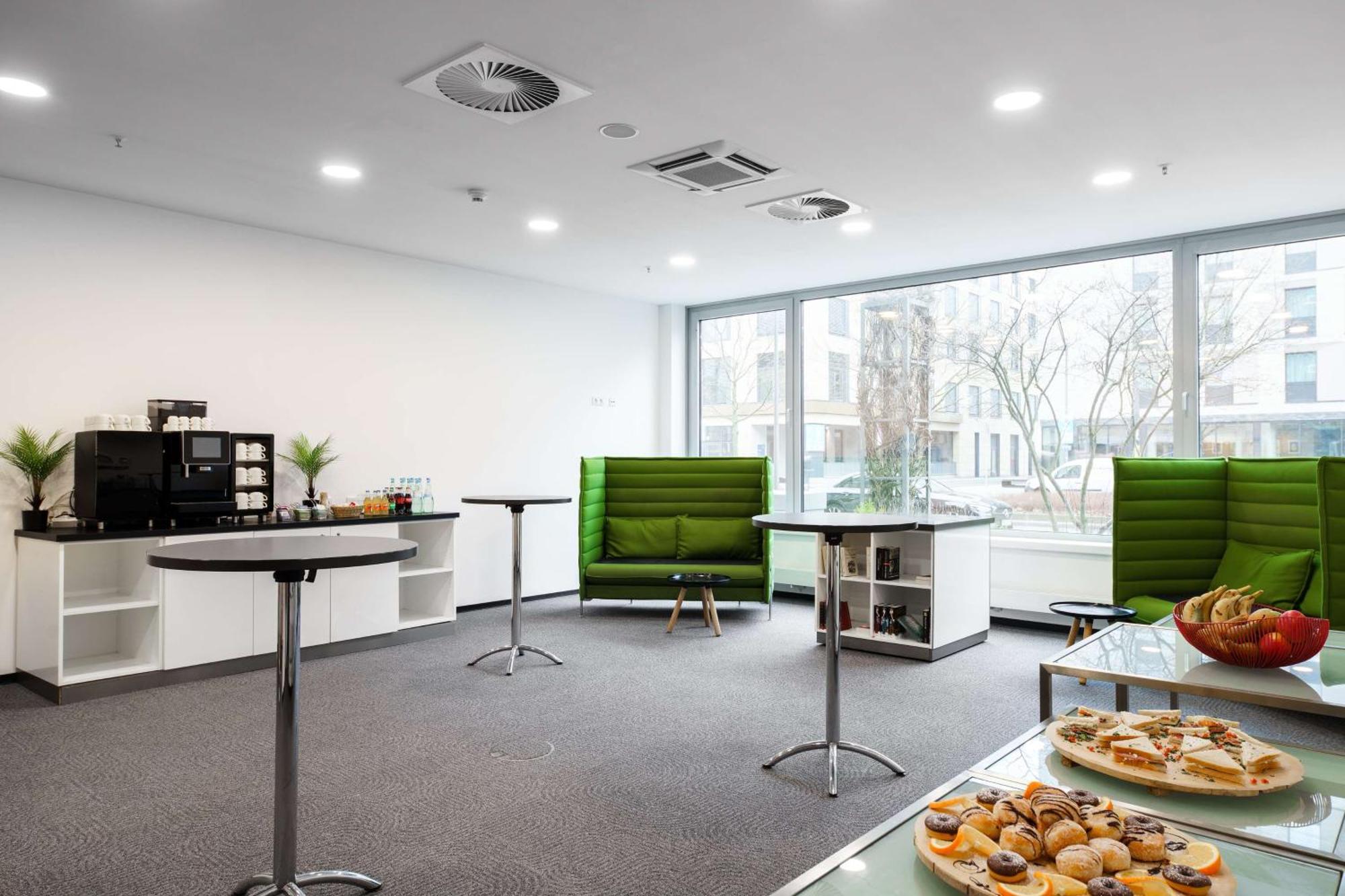 Park Inn By Radisson Frankfurt Airport Frankfurt am Main ภายนอก รูปภาพ