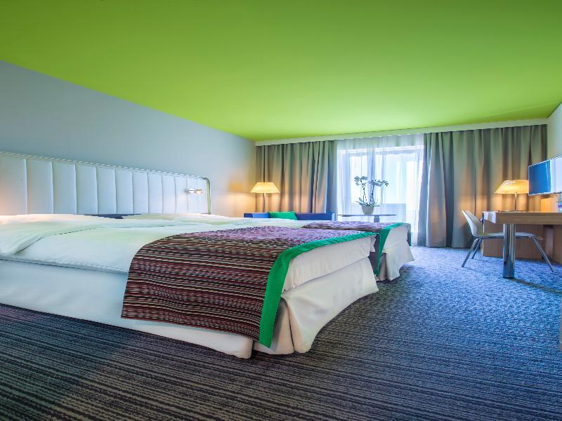 Park Inn By Radisson Frankfurt Airport Frankfurt am Main ภายนอก รูปภาพ